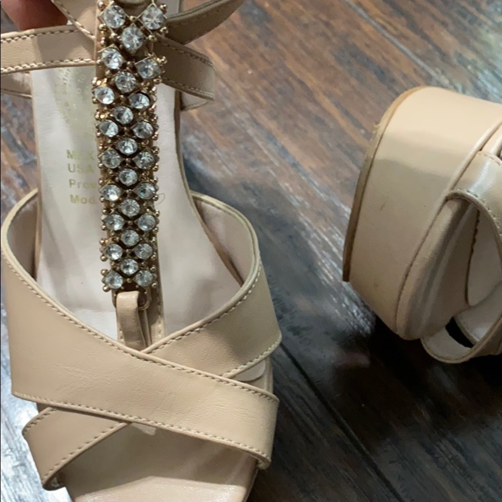 Heels - Picture 2 of 3